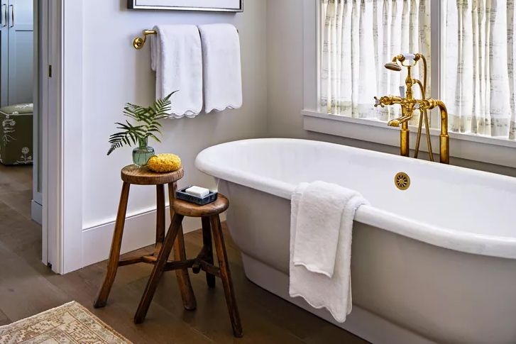 A Gentle Solution to Keep Bathroom Linens Feeling and Smelling Pure